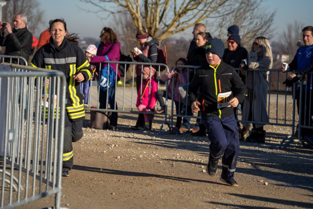 2024-12-31-PeppiPics-Silvesterlauf-2024-5MB-823